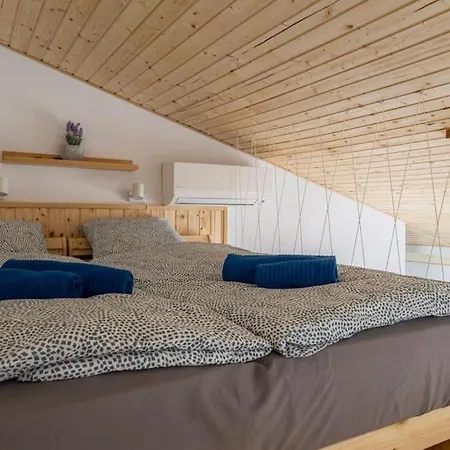 아파트 Art Gallery