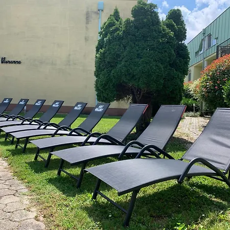 アパート Art Gallery