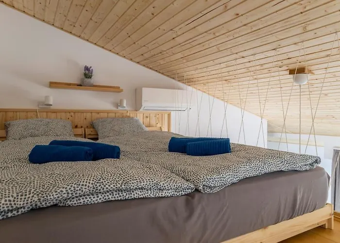 アパート Art Gallery